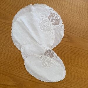 SET OF 4  HAND EMBROIDEREY AND APPLIQUE LINENS